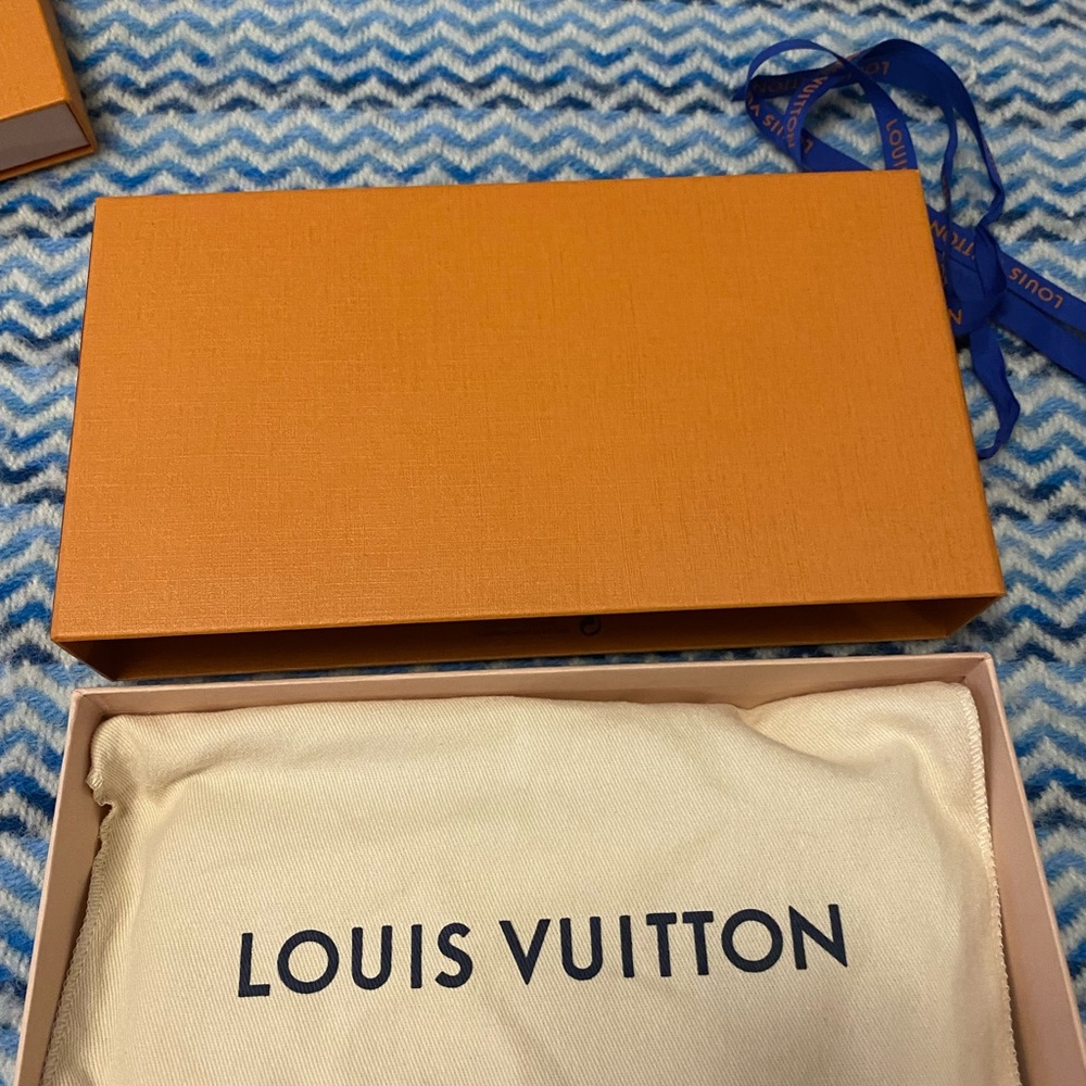 Louis Vuitton Empty Box From A Wallet - image 5